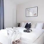 Rentero Michelska Scandinavian Quiet Apartment,